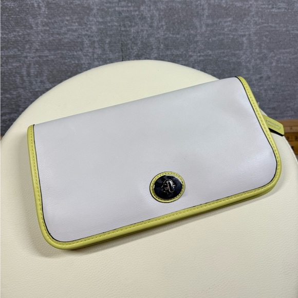 Coach Legacy Two Tone Clutch Wallet Purse - Picture 1 of 6